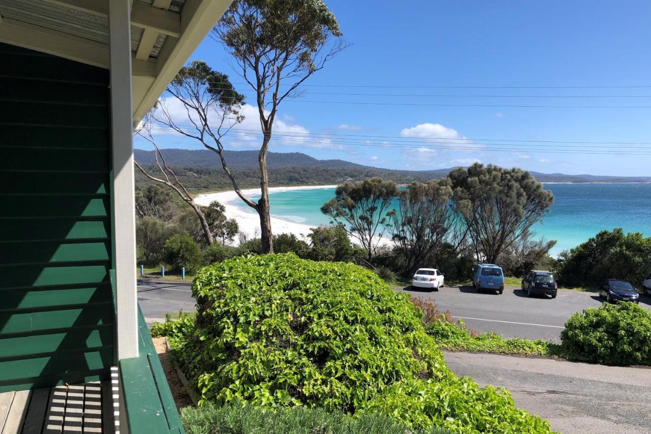 Binalong Beach Cottage Beachfront At Bay Of Fires Next To Restaurant Binalong Bay Exteriör bild