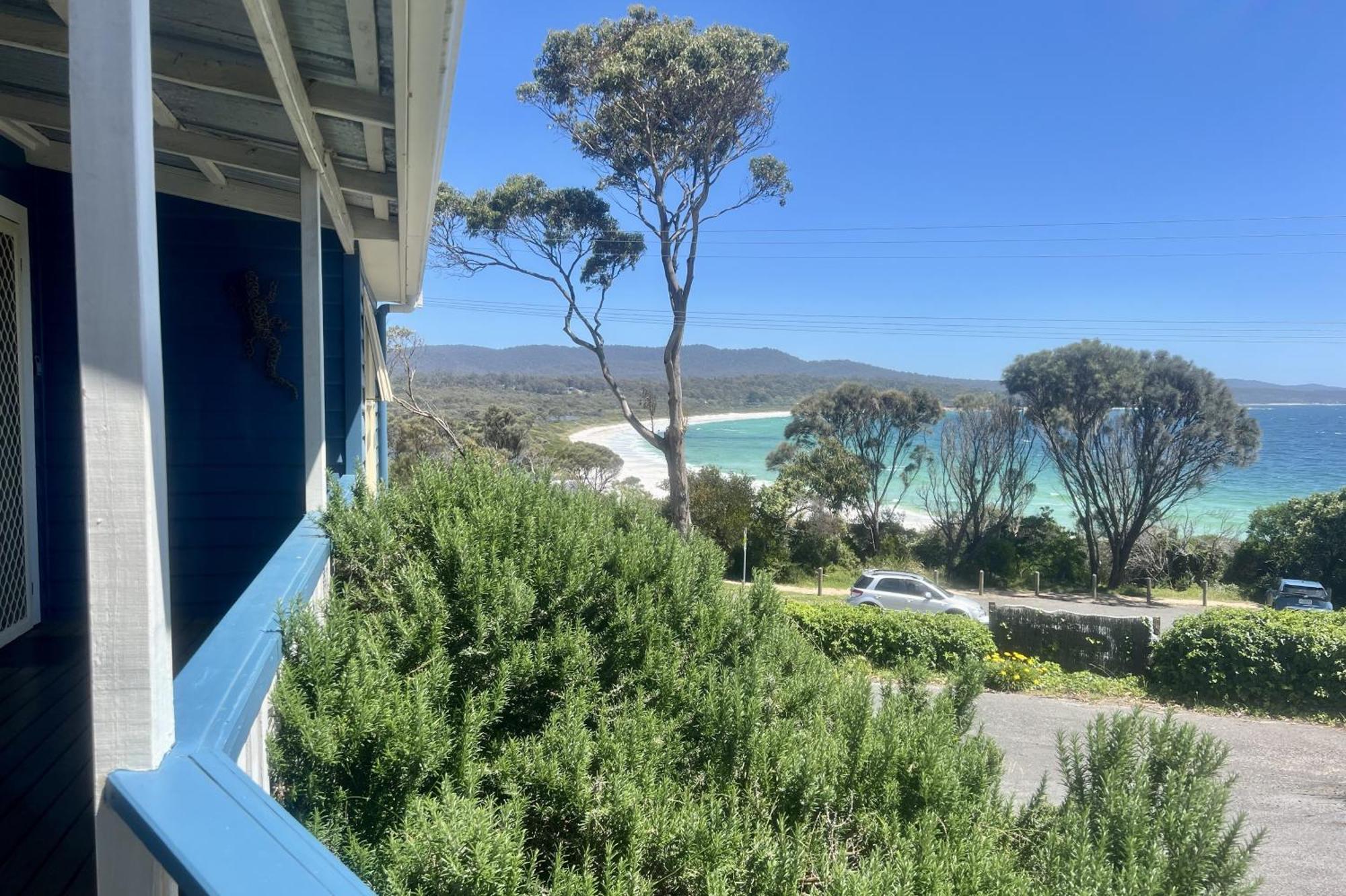 Binalong Beach Cottage Beachfront At Bay Of Fires Next To Restaurant Binalong Bay Exteriör bild