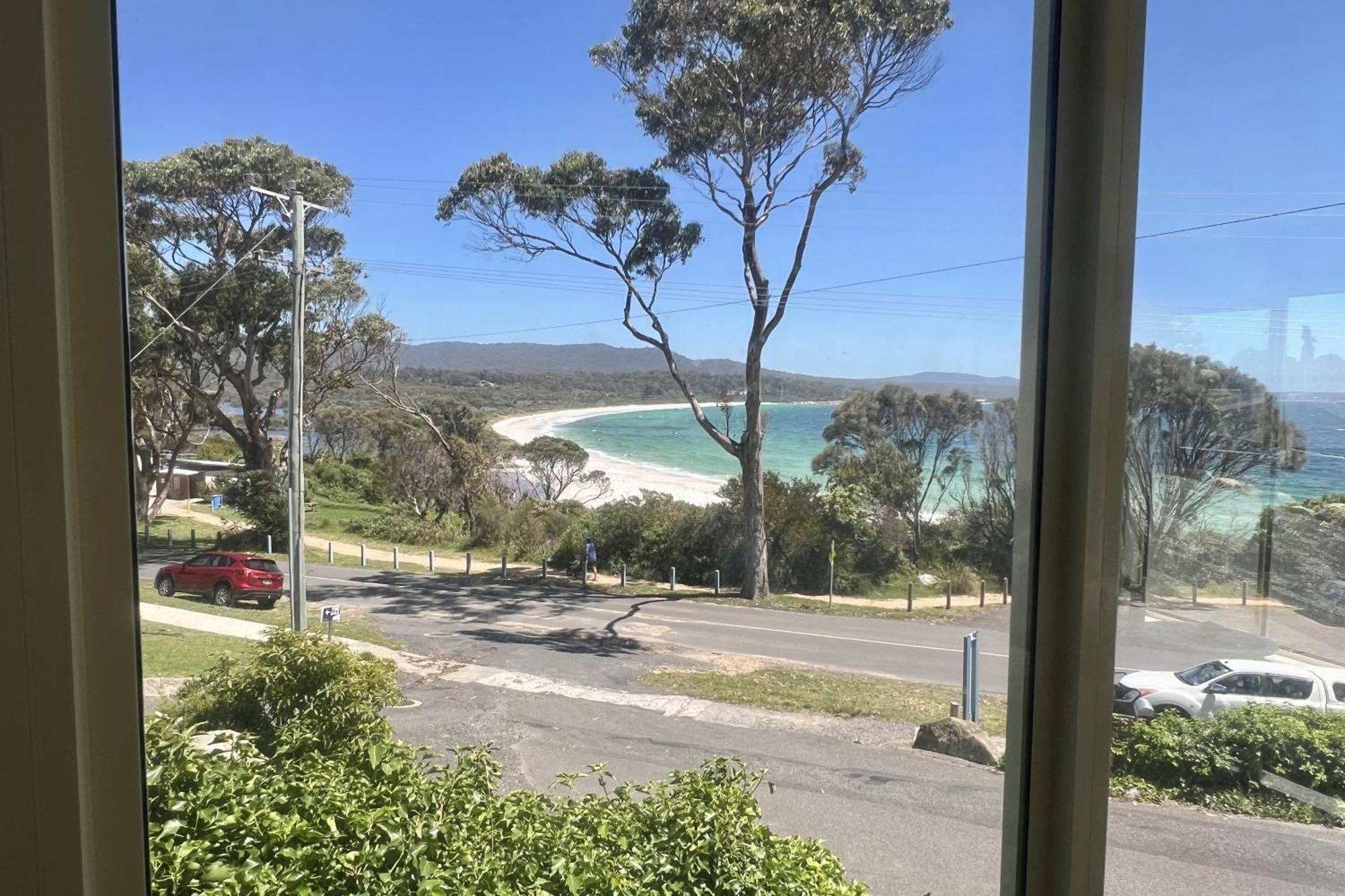 Binalong Beach Cottage Beachfront At Bay Of Fires Next To Restaurant Binalong Bay Exteriör bild